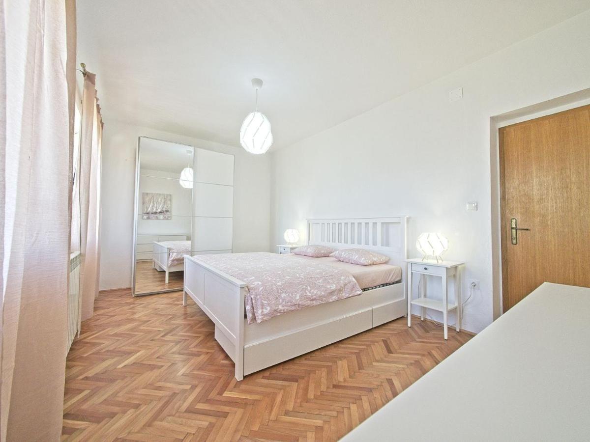 Apartman Nikica Postira Eksteriør billede