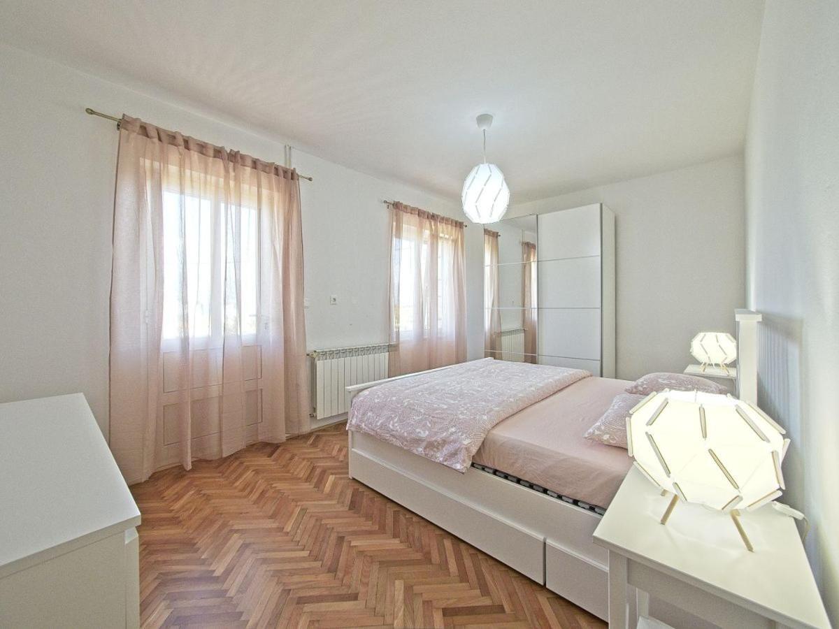 Apartman Nikica Postira Eksteriør billede