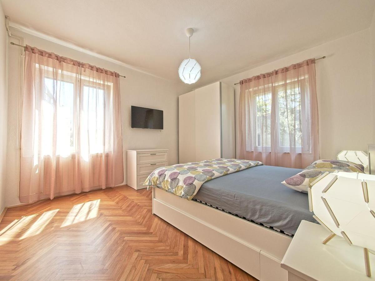Apartman Nikica Postira Eksteriør billede