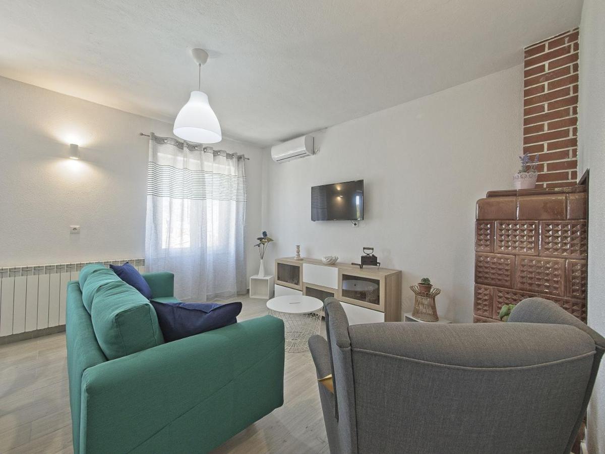 Apartman Nikica Postira Eksteriør billede