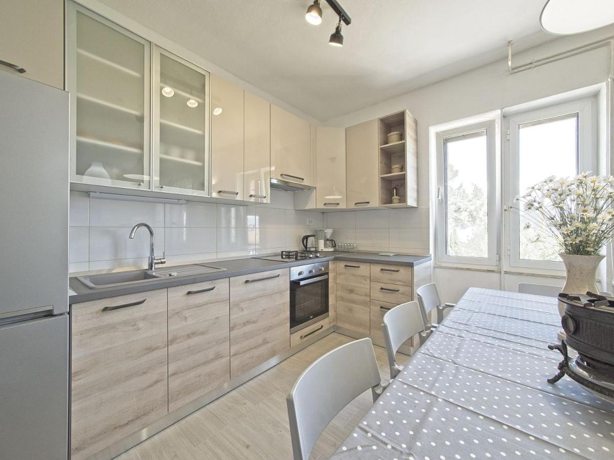 Apartman Nikica Postira Eksteriør billede