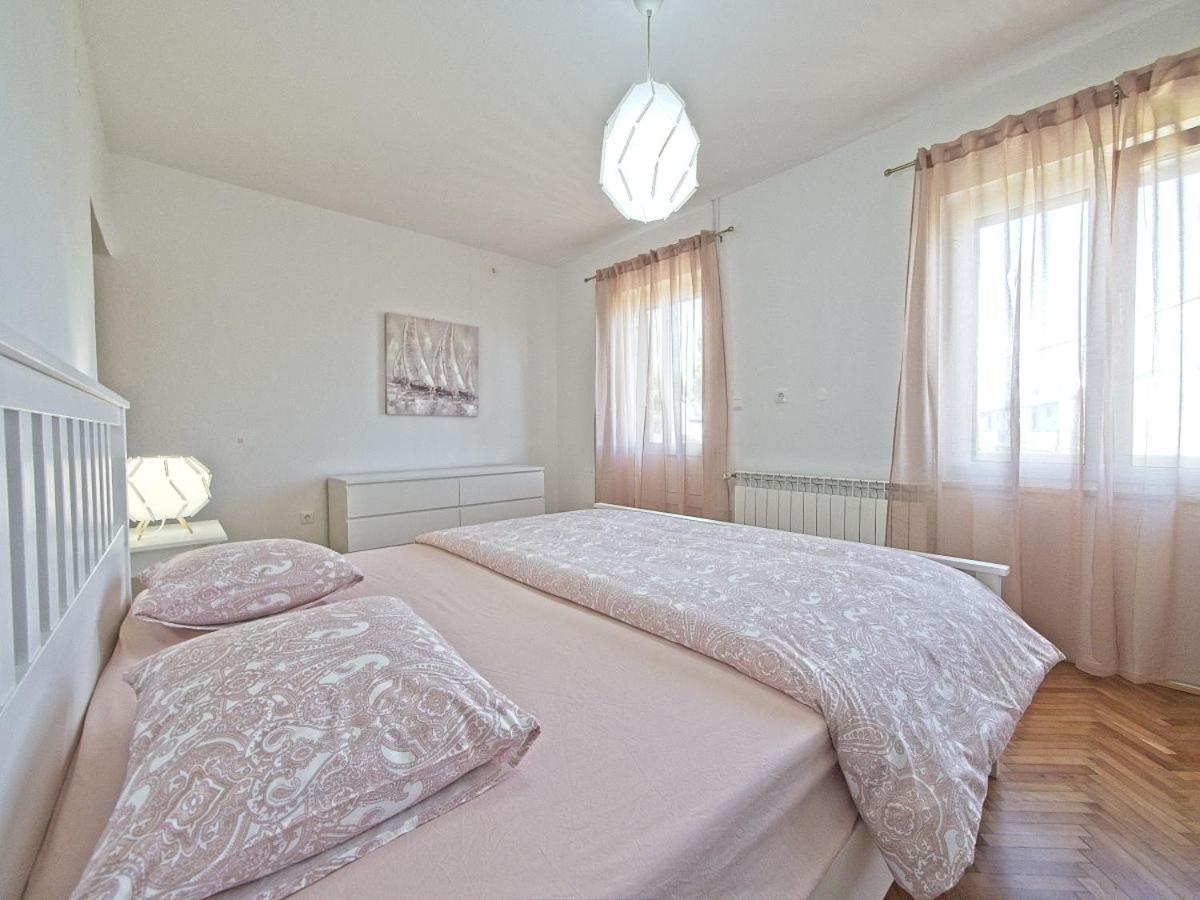 Apartman Nikica Postira Eksteriør billede